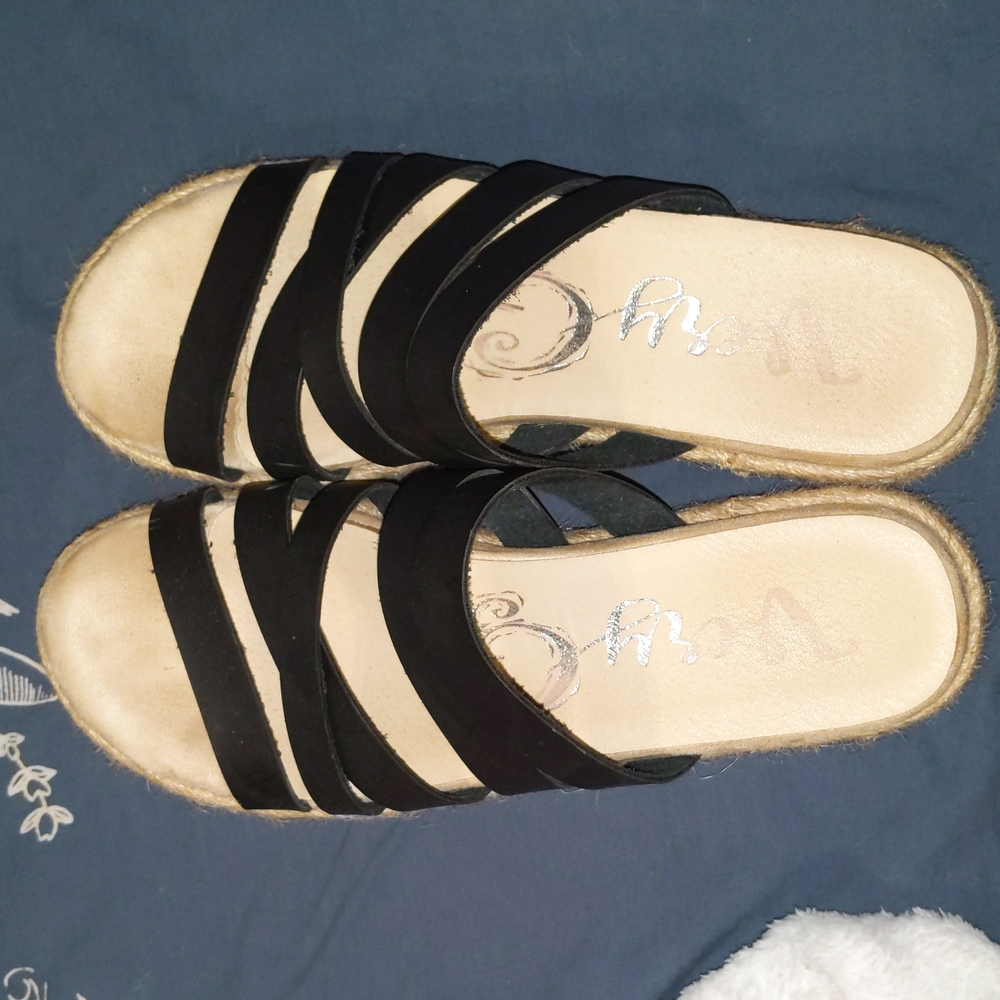 Very G Platform Sandal